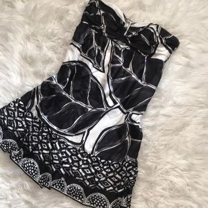 White House Black Market Strapless dress❤️